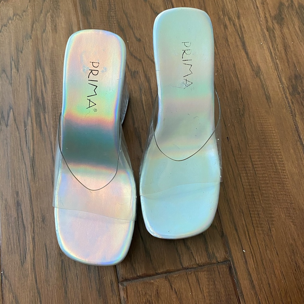 90’s clear clogs. Size 7